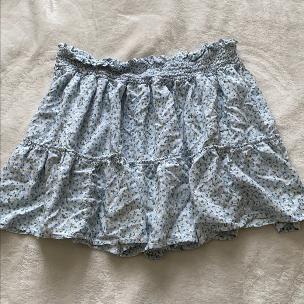 Flowy mini skirt
